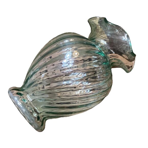 Fenton Elegant Green Clear Swirl Glass Vase Ruffle Top Centerpiece Flowers - Picture 3 of 11